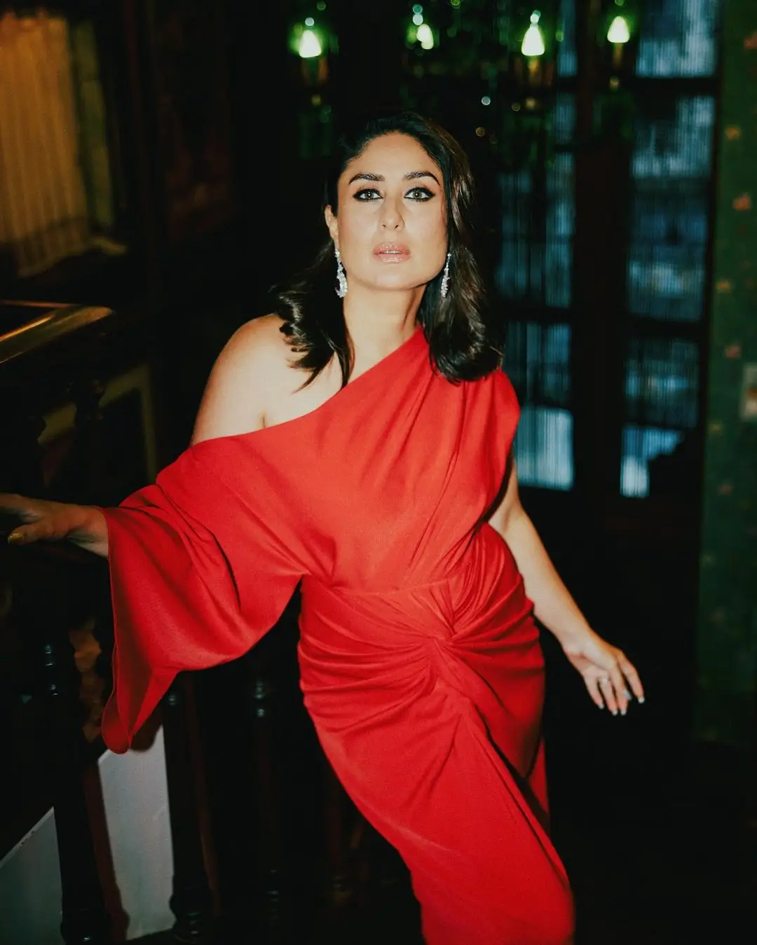 BOLLYWOOD ACTRESS KAREENA KAPOOR PHOTOSHOOT IN RED GOWN